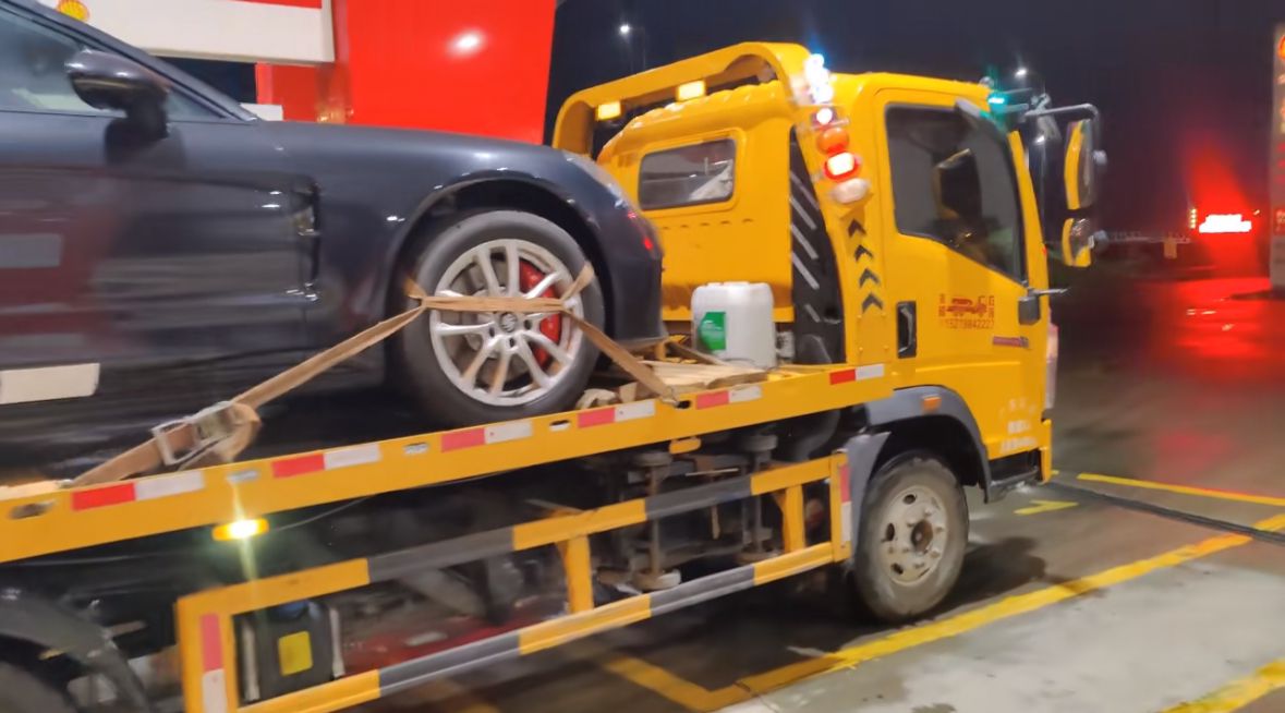 七台河行车途中遇到突发状况该如何呼叫道路救援？